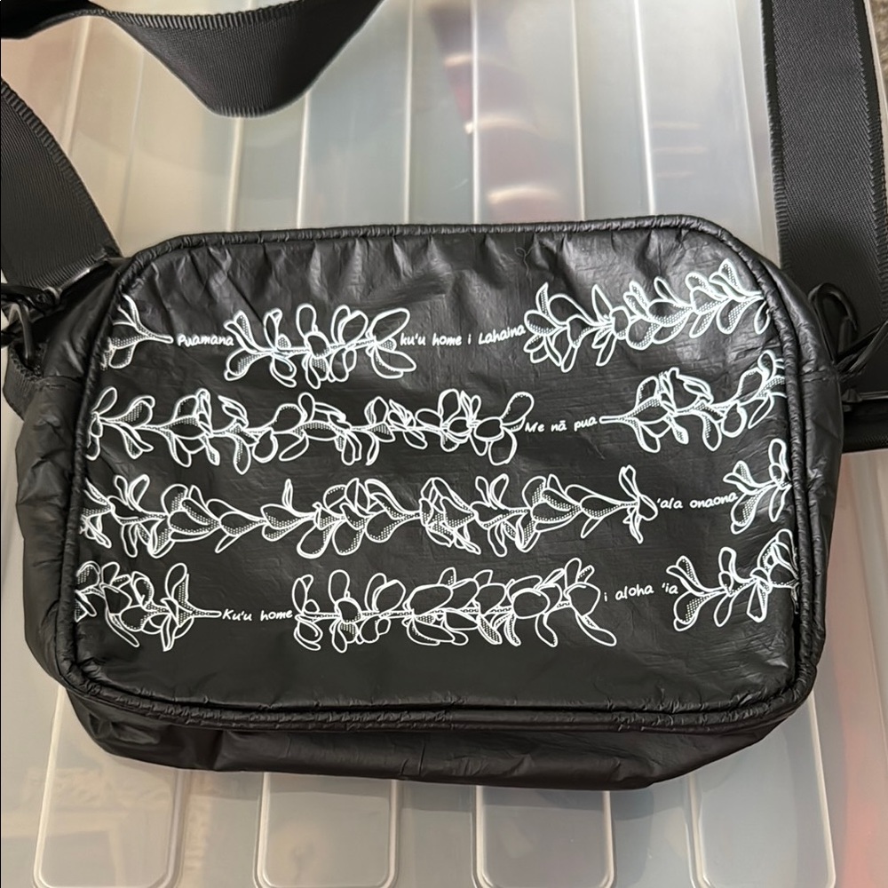 Aloha Le Tour Bag. Lei Puamana - limited edition